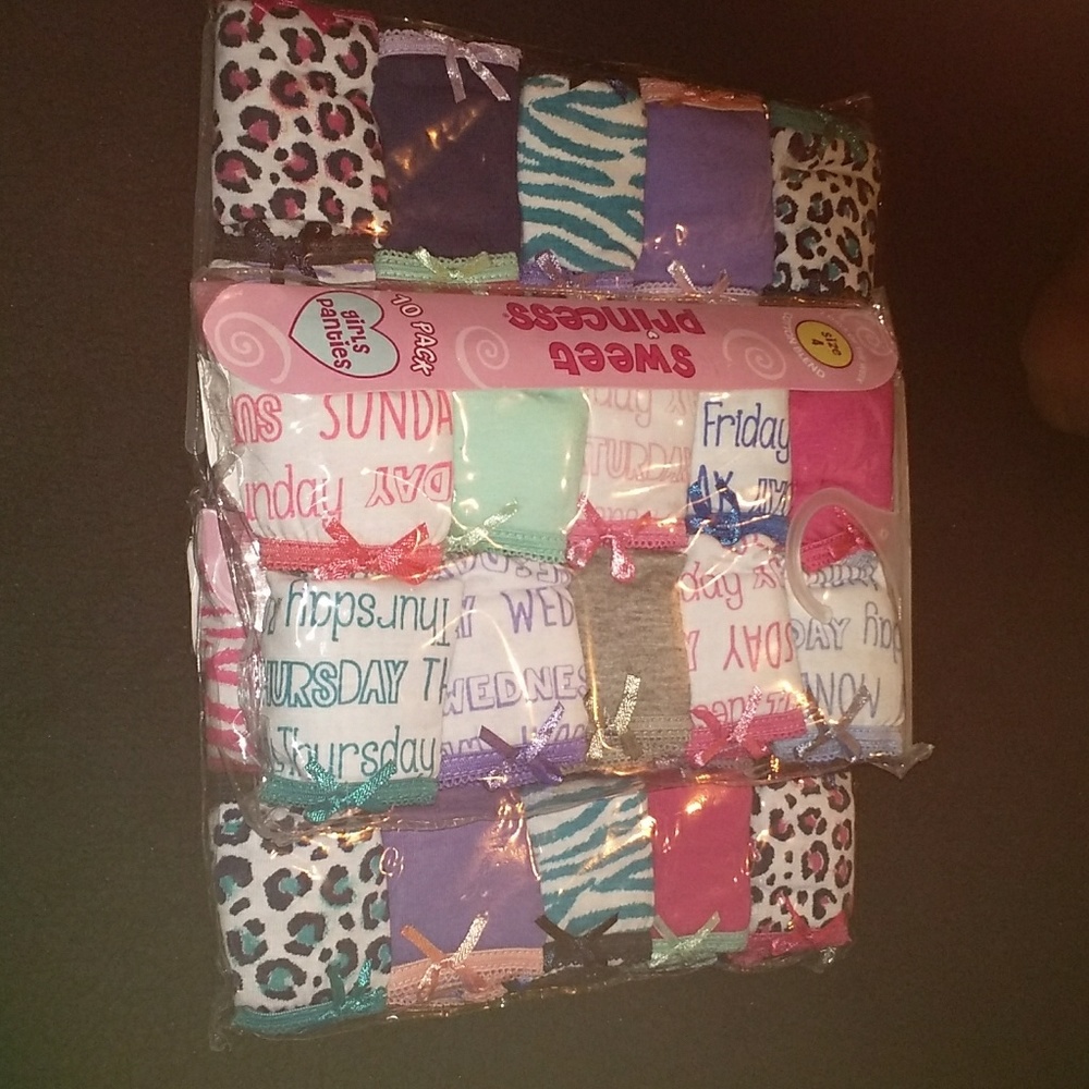 Lot Of 3 Sweet Princess Underwear Size 4
